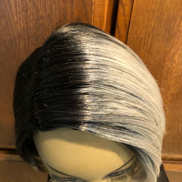 Short synthetic wig - Picture 5 of 7